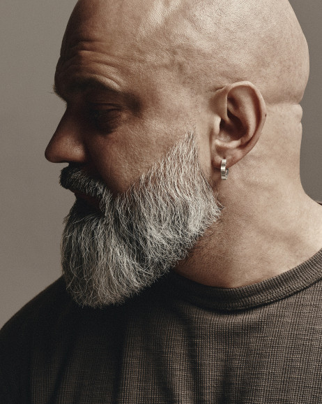 Srebrny kolczyk koło CORE 4