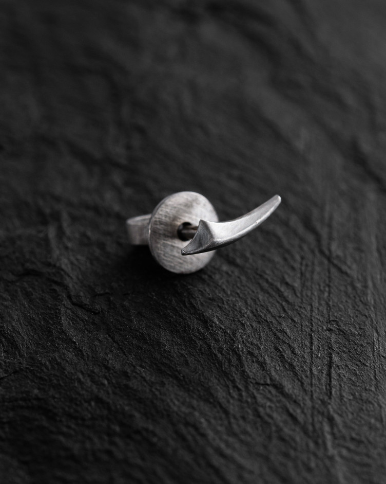 Silver single earring FANG 4