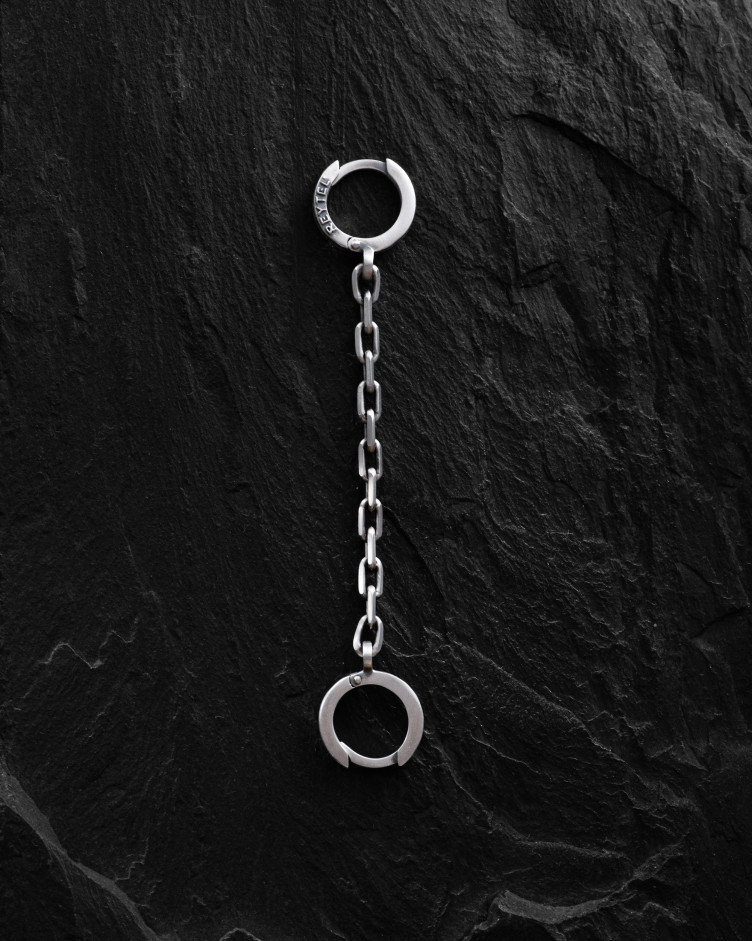 Srebrny pojedynczy kolczyk CHAIN (na dwa przekłucia) 2